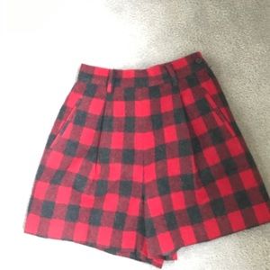 Red/black skort